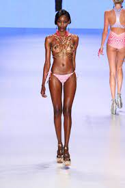 Desfile nudez