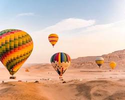 Gambar Hot air balloon rides in Luxor, Egypt