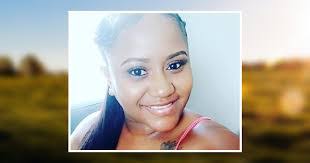 Clara Brewer's Instagram, Twitter & Facebook