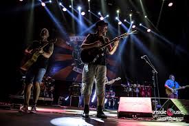 See more of bandabardò on facebook. Venticinque Anni Di Bandabardo Una Spumeggiante Carriera Ed Un Epico Compleanno Inside Music Nel Cuore Della Musica