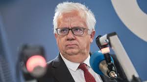 Eduardo cabrita height, weight, age, body, family, biography & wiki full profile. Entrevista A Eduardo Cabrita Renascenca