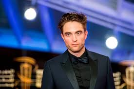 Ро́берт ду́глас то́мас па́ттинсон (англ. Robert Pattinson Was F Ing Furious Batman News Leaked Early Everyone Was Panicking Vanity Fair