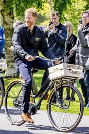 Sportlich Unterwegs Stars Auf Dem Fahrrad Prinz Harry Prinz Harry Meghan Markle Sportlich