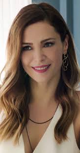 Mine Tugay Actress Oyle Bir Gecer Zaman Ki Mine Tugay Was Born On July 28 1978 In Konya Turkey As Melek Mi Amanda Seyfried Hair Turkish Beauty Beauty Girl