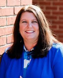 Michelle Auckland's Instagram, Twitter & Facebook