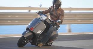 Finde 23 angebote für vespa gts 125 super abs zu bestpreisen, die günstigsten motorräder ab € 3.449. Vespa Gts 300 Hpe 2019 Sticht Die Starkste Wespe Aller Zeiten