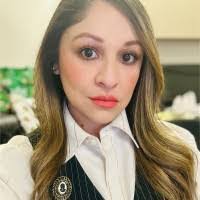 Elizabeth Palacios's Instagram, Twitter & Facebook