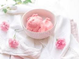 Cuisine 50 Recettes Faciles Pour Un Plateau Tele Un Crumble Sale Sans Beurre 30 Recettes De Glace A La Fraise Glace Sans Sorbetiere Recette Glace Fraise