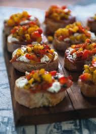 Bruschetta Aux Poivrons Grilles Chevre Prosciutto Recipes Food Appetizer Recipes