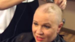 ESPN's Holly Rowe shows bald is beautiful while facing second bout with  cancer