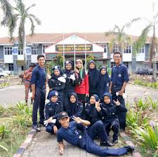 Peratus.beliau juga telah mewujudkan satu system keselamatan yang baru di taman sri muda.system keselamatan yang beliau wujudkan adalah skim rondaan sukarela(srs).sikap kepolisian beliau yang mengambil berat tentang keselamatan. Smk Taman Sri Muda Shah Alam Selangor Malaysia School Facebook