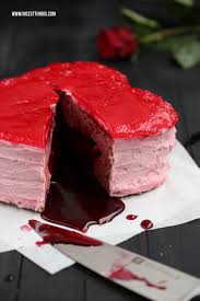 Bij happy garden maakt u kennis met die veelzijdige chinese eetcultuur, die ook nog eens per district verschilt. Blutendes Herz Kuchen Bleeding Heart Cake Oder Blutiger Herzkuchen Nicest Things