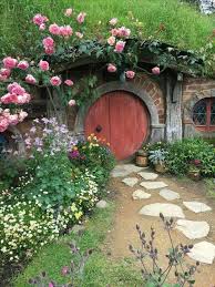 22 Awesome Ideas How To Make Your Own Fairy Garden Backyard Garden Layout Small Backyard Gardens Backyard Garden Landscape