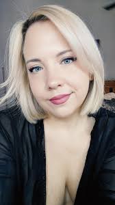 Happy Monday, Thriends. I am hoping for a better week this week. Let's all  do our best, ok? 💪🏻