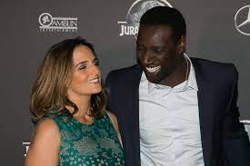 Découvrez sa biographie, le détail de ses 20 ans de carrière et toute son actualité. Cute Pictures Of Omar Sy And His Wife Helene Popsugar Celebrity