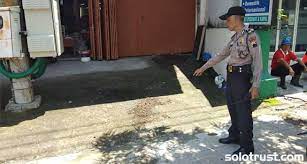 Akan dibahas juga kelebihan dan kekurangan fiber optik dalam suatu jaringan komputer. Warga Gunung Kidul Tewas Kesetrum Saat Pasang Kabel Optik Di Sragen