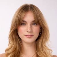 Elizabeth Jewell's Instagram, Twitter & Facebook