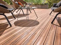 Donnez vie à votre projet de terrasse bois avec une sélection étendue de lames en bois exotique, résineux ou composite. Revetement Terrasse Pas Cher Quel Revetement Pas Cher Choisir Pour Ma Terrasse Elle Decoration