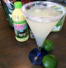 100 Calorie Margarita 1 3 Cup Nellie Joe S Key Lime Juice Juice And Pulp Of 3 Limes 3 4 Cup Or Cocktail Drinks Recipes Mixed Drinks Alcohol Lime Margarita