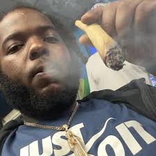 On May 29, 2018 at 2155 hours, State Parole Agents requested the assistance  of McKeesport Police and D.A.N.E.T. (District Attorney Narcotics  Enforcement Team) Officers, at 2718 Versailles Avenue in McKeesport. Based  on