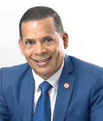 Santiago Pinales's Instagram, Twitter & Facebook