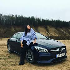 Favorite Beautiful Fb Auto Girl Mercedes Amg Sweet Podarit Btc Bitcoin 1kg5f62sjczgdowluyjsyagn5suhztjhkz Podarit Car Girls Super Cars Car Poses