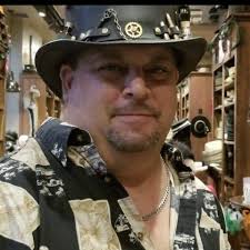 Got to see my favorite childhood character “The Incredible Hulk” Lou  Ferrigno today in studio!