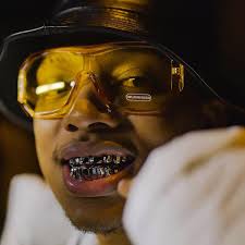 Critiquing established artists without supporting new talent