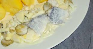 Heringsstipp Sahnehering Mit Gurke Apfel Und Zwiebel Rezept Sahnehering Rezepte Leckeres Essen