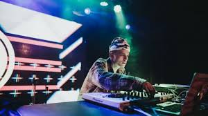 Download and listen to new, exclusive, electronic dance music and house tracks. Hey Dj Are You Licensed To Play That Music Novagraaf