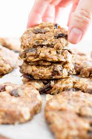 4 Ingredient No Bake Chewy Oatmeal Raisin Cookies Gluten Free Vegan Dairy Free Protein R Oatmeal Raisin Cookies Chewy Oat And Raisin Cookies Vegan Desserts
