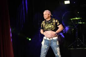 Martin klempnow als dennis aus hürth bei der 1 live krone 2014. Dennis Aus Hurth Bad Kreuznach Lacht Lachen Fur Den Guten Zweck