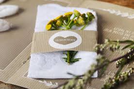 So könnt ihr das passende für eure hochzeit finden und die taschentücher ganz einfach selbst drucken. Taschentucher Fur Freudentranen Jetzt Online Gestalten Carinokarten