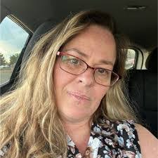 Tami Oxley's Instagram, Twitter & Facebook