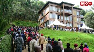 House girls wa mengi wasimulia kauli yake ya mwisho sina hela kwa mara ya. Watu Walivyofurika Kwenye Nyumba Ya Kifahari Ya Mengi Ratiba Ya Maziko Youtube