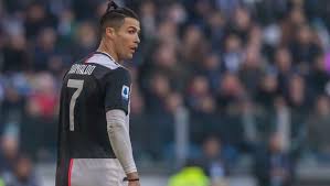 بسبب تصرفه في مؤتمر صحفي خاص بمواجهة منتخب بلاده قبل مباراة الفريق أمام المجر. Ø£Ø¹Ø¸Ù… 9 Ù„Ø­Ø¸Ø§Øª ÙÙ‰ Ù…Ø³ÙŠØ±Ø© ÙƒØ±ÙŠØ³ØªÙŠØ§Ù†Ùˆ Ø±ÙˆÙ†Ø§Ù„Ø¯Ùˆ Cristiano Ronaldo ÙˆØ§ØªØ³ ÙƒÙˆØ±Ø©