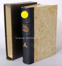 Es handelt sich um eine hochzeitsausgabe der stadt lüneburg mit widmung am 03.10.1944. Mein Kampf Hochzeitsausgabe 1938 In Schuber Antiquariat Trave Militaria Orden Und Ehrenzeichen