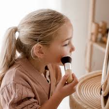 Twas the night before when all through the house….🎄 This is my favourite  moment, the gifts are wrapped, the fridge is full, the cookies and milk are  out and there's an excitement