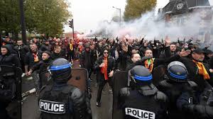Valenciennes accueille lens pour la 16e journée de ligue 2 (match aller) : En Marge Du Derby Va Lens Un Vilain Match Dans Les Rues