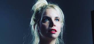 Intervista: Sarah Biacchi, “l'arte è vita e io non ho paura”