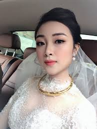 Nhật linh chia sẻ thông tin về cân nặng trong quá trình mang thai và sau sinh. Sang Lam Ä'am CÆ°á»›i Vá»›i VÄƒn Ä'á»©c Tá»'i Nháº­t Linh Bao Tin Co Báº§u