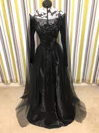 Night fae covenant members have more options for building reputation with the court of night, since nearly all ways to build reputation are connected to night fae anima conductors. Feyre Archeron High Lady Of The Night Court Kleid Etsy