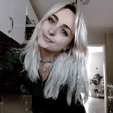 Melissa Taber's Instagram, Twitter & Facebook