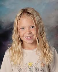 Display your favorite memories right where everyone can see them! These  magnetic picture frames stick easily to your fridge, making it simple to  swap out photos, kids' art, or holiday prints anytime! #