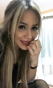 Comenzó su carrera musical en el 2004. El Sorprendente Cambio De Karina La Princesita Antes Y Despues De Su Relacion Con El Kun Aguero Infobae