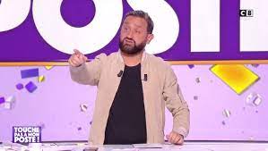 Jeudi soir, l'animateur et les chroniqueurs de touche pas à mon poste ont longuement commenté la décision de la haute autorité de l'audiovisuel de priver de. Couvre Feu Cyril Hanouna Renonce Au Direct De Tpmp Video Stars Actu