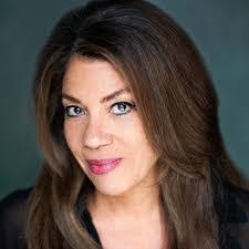 Michelle Newell's Instagram, Twitter & Facebook