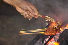 There is also a night market next to the beach which causes heavy traffic in the evening. Sauce Wikipedia