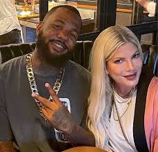 Feb 16, 2021 · tori spelling and her husband, dean mcdermott, are living the good life in hidden hills! Dlisted Tori Spelling Went On A Dinner Date With The Game