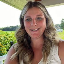 Mara Snyder's Instagram, Twitter & Facebook